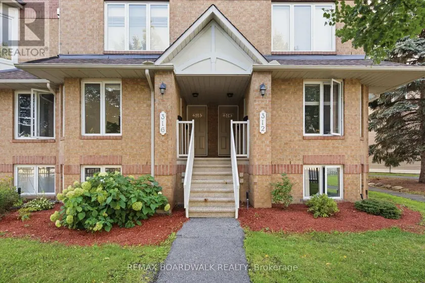 Townhouse at 20 - 316 CRESTHAVEN DRIVE, Ottawa