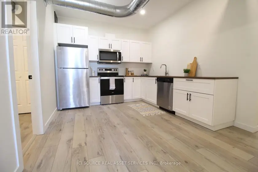 Townhouse at UNIT 8 - 2 TALBOT STREET S, Essex