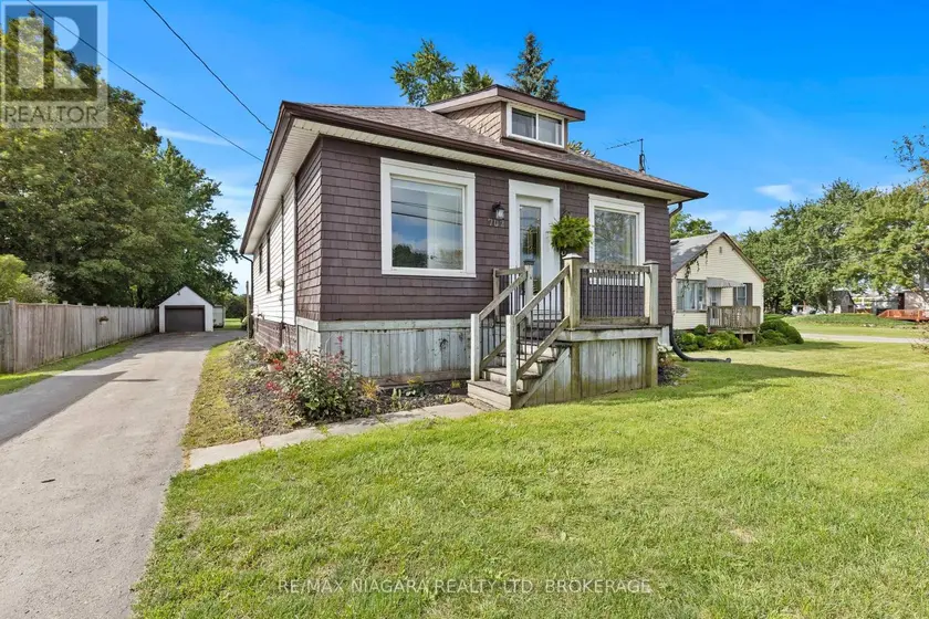 Detached at 702 MAIN STREET, Port Colborne