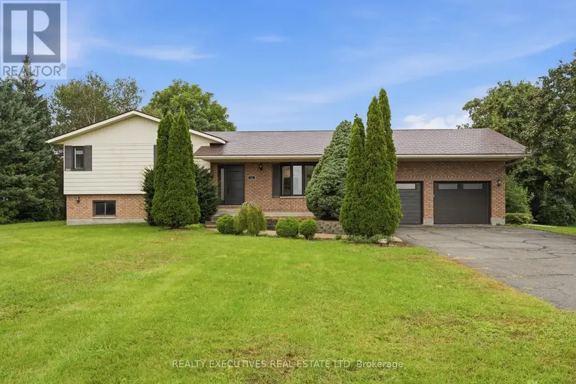 Detached at 25 CRYSLER STATION ROAD, North Stormont