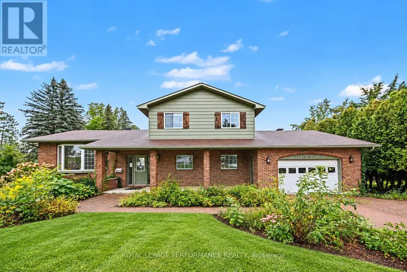 Detached at 3494 MARYDALE AVENUE, South Stormont