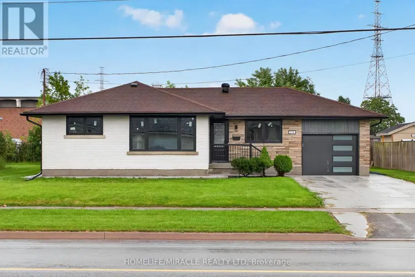 Detached at 216 WELLINGTON STREET, Welland