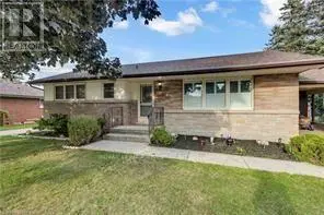Detached at 18 KINGSMOUNT CRESCENT, Brantford