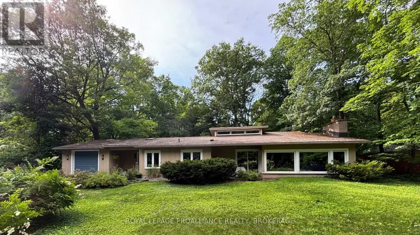 Detached at 27 RIVERSIDE DRIVE, Kingston)