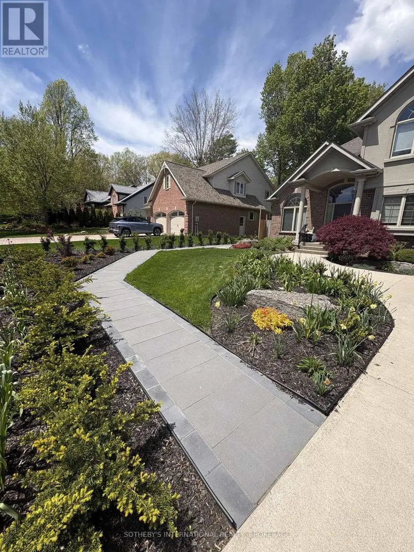 Detached at 71 STELLA STREET, Pelham