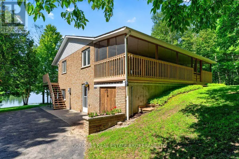 Detached at 2950 R29, Rideau Lakes
