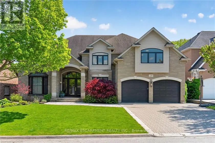 Detached at 120 JEROME PARK DRIVE, Hamilton