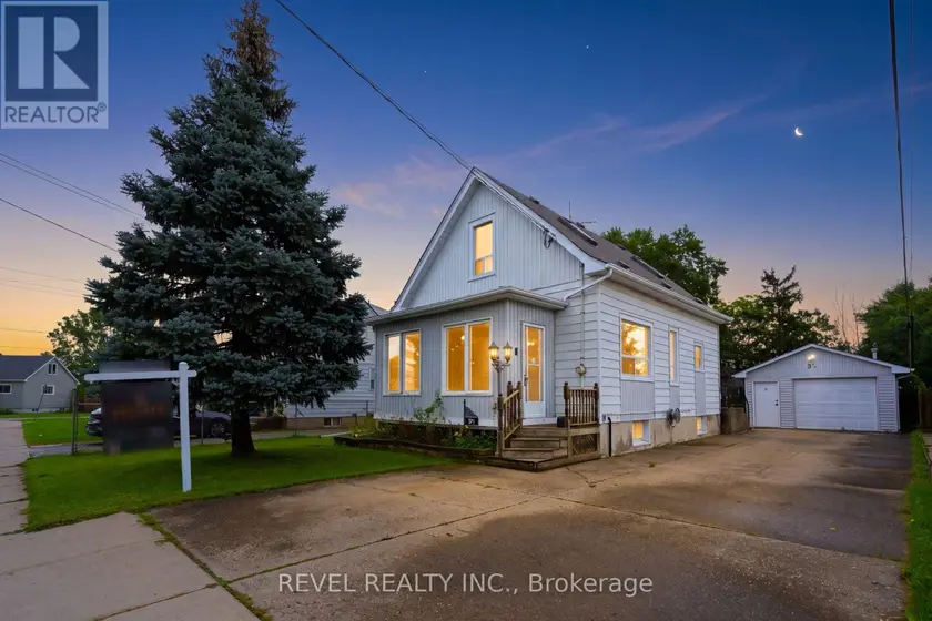 Detached at 3 1/2 DUNDONALD STREET, St. Catharines