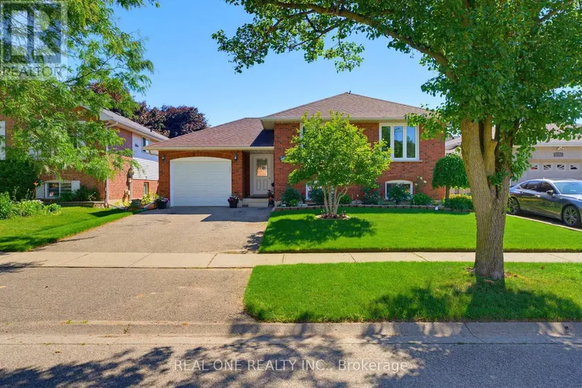 Detached at 47 TRILLIUM WAY, Brantford