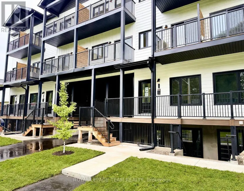 Townhouse at 253B BRADFORD STREET, Ottawa