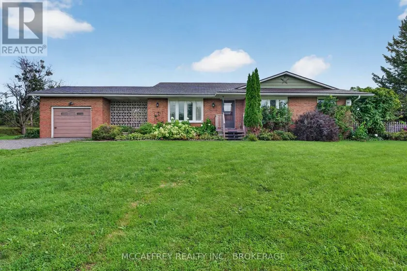 Detached at 2572 COUNTY RD 1 E, Stone Mills