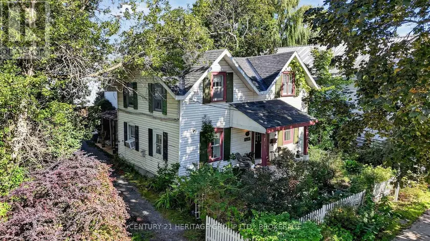 Detached at 438 MAIN STREET, Loyalist