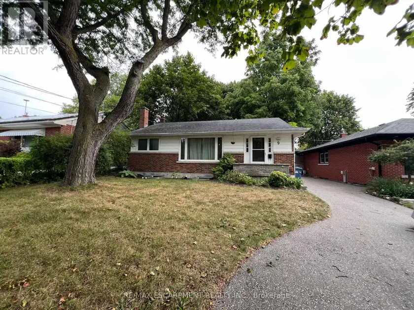 Detached at LOWER - 9 COLLINGWOOD STREET, Guelph