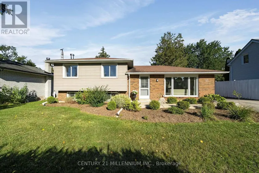 Detached at 27 DUNDAS STREET W, Erin
