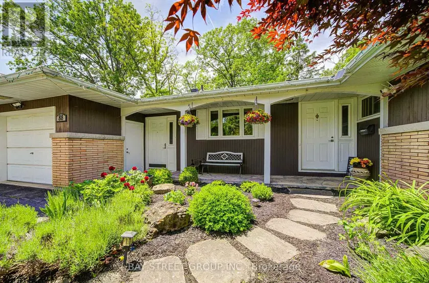 Detached at 88 MARSDALE DRIVE, St. Catharines