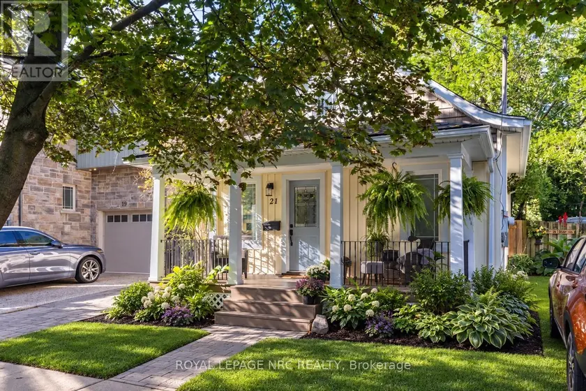 Detached at 21 JOHNSTON STREET, St. Catharines
