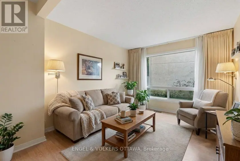 Townhouse at 18 - 1280 CAHILL DRIVE, Ottawa