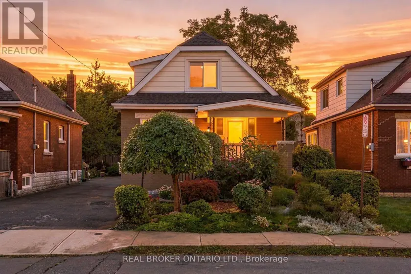 Detached at 51 BARONS AVENUE N, Hamilton