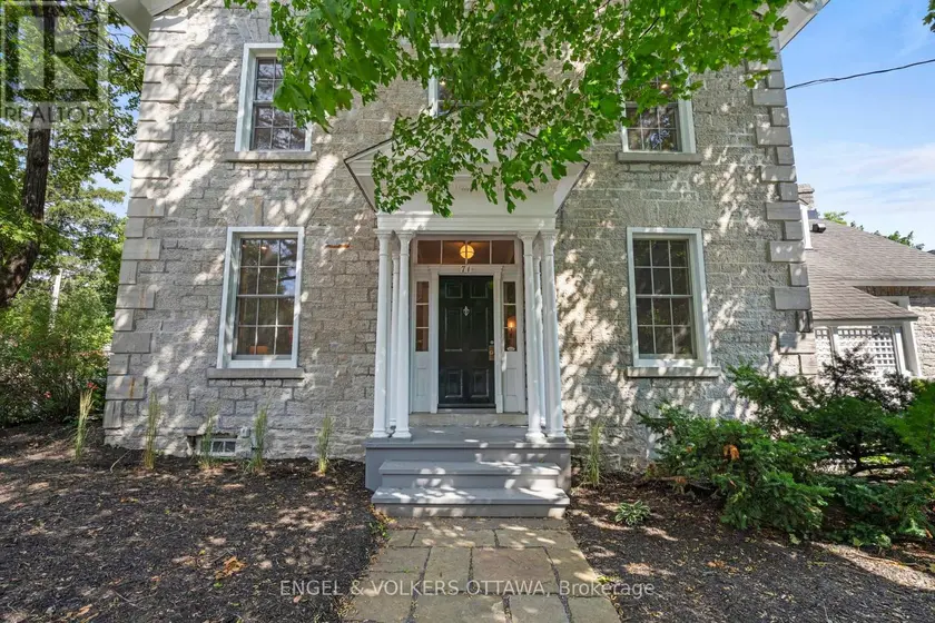 Semi-Detached/Link at 71 THOMAS STREET, Ottawa