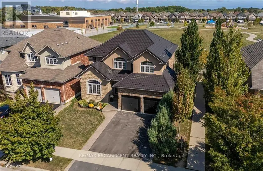 Detached at 51 SHOWCASE DRIVE, Hamilton
