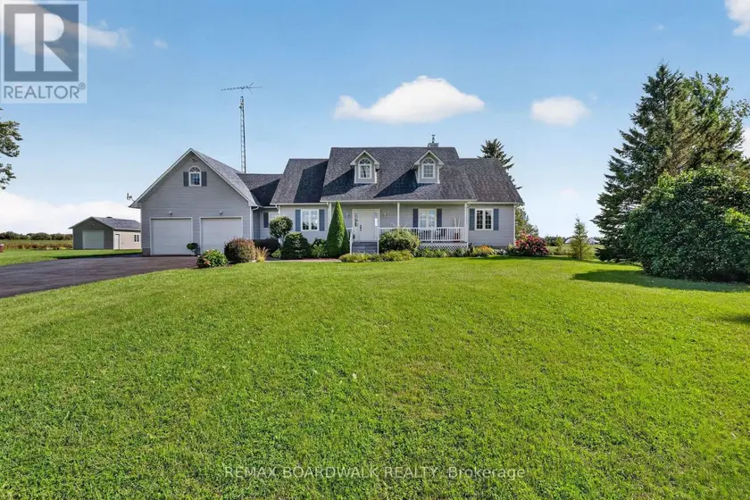 Detached at 1064 ROUTE 400, Russell