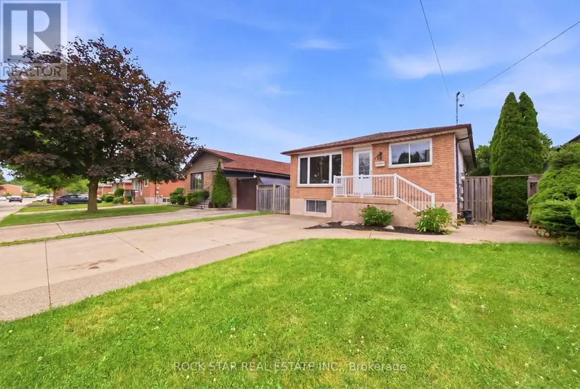 Detached at MAIN - 59 ATERNO DRIVE, Hamilton