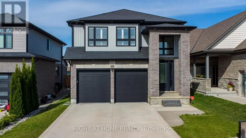 Detached at 937 LENNON WAY, London North