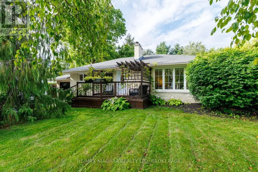 Detached at 42 STRATHCONA DRIVE S, Pelham