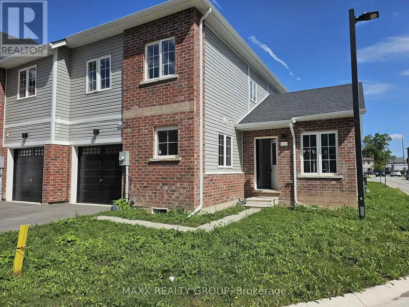Townhouse at 36 - 122 HIGHRIVER TRAIL, Welland
