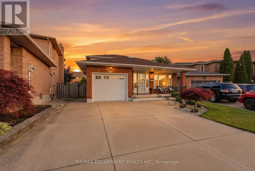Detached at 11 GABRIELE COURT, Hamilton