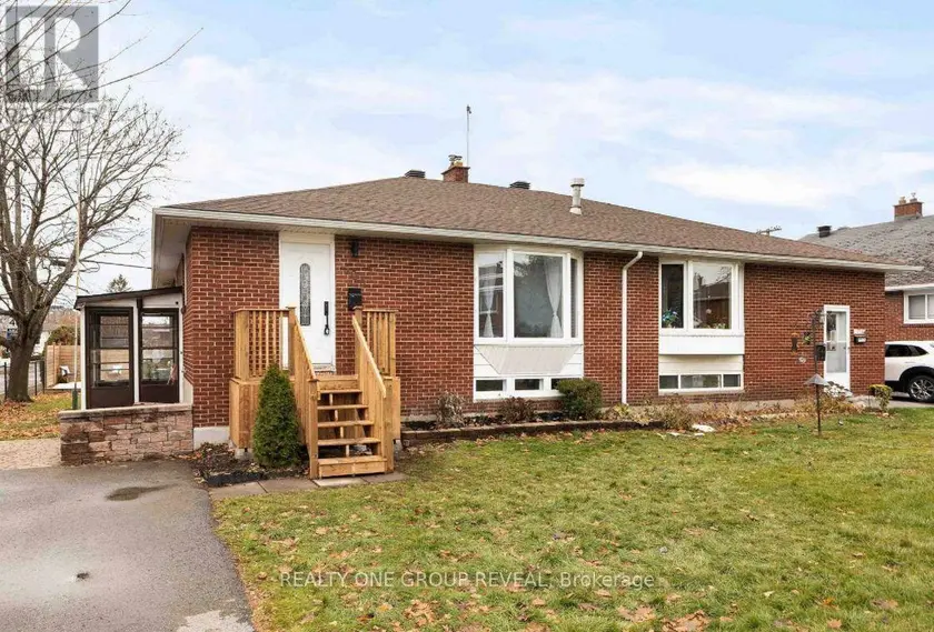 Semi-Detached/Link at MAIN - 756 CUMMINGS AVENUE, Ottawa
