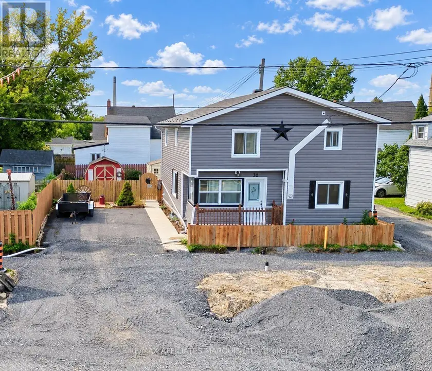 Detached at 32 SEYMOUR AVENUE, Cornwall