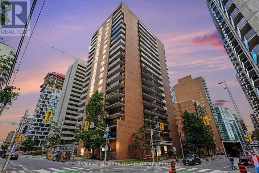 Apartment at 403 - 475 LAURIER AVENUE W, Ottawa