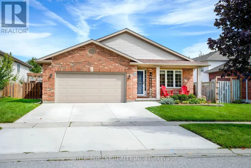 Detached at 11 EDGEWELL CRESCENT, Central Elgin