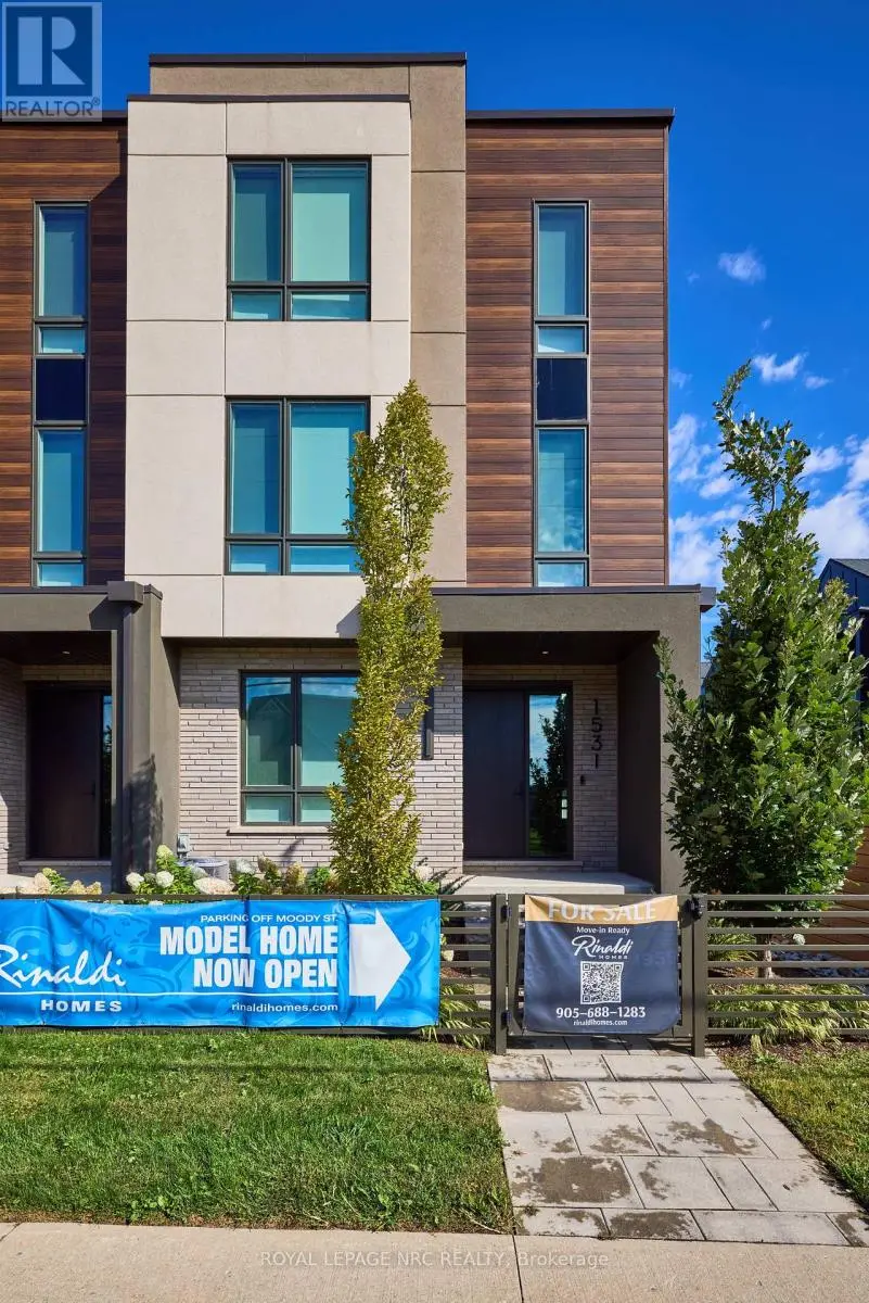 Townhouse at I - 153 PORT ROBINSON ROAD, Pelham