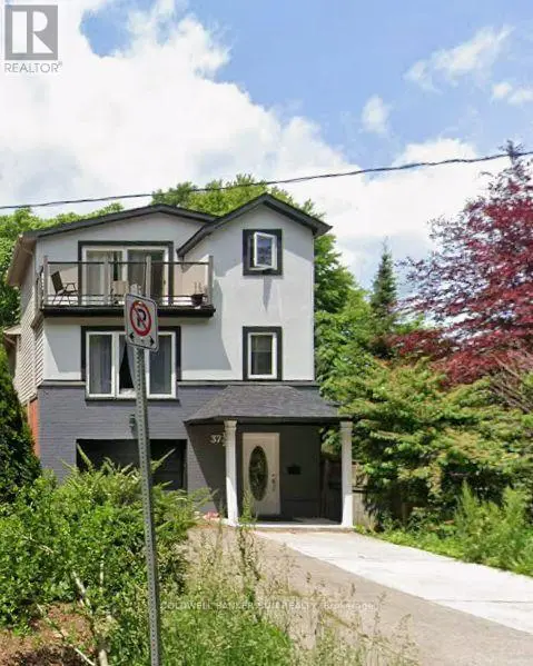 Detached at 37 1/2 CUMBERLAND STREET, St. Catharines