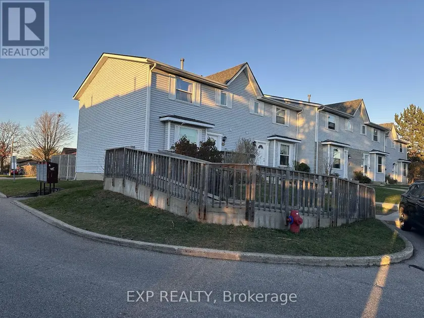 Townhouse at 31 - 265 WILLIAMSBURG ROAD, Kitchener