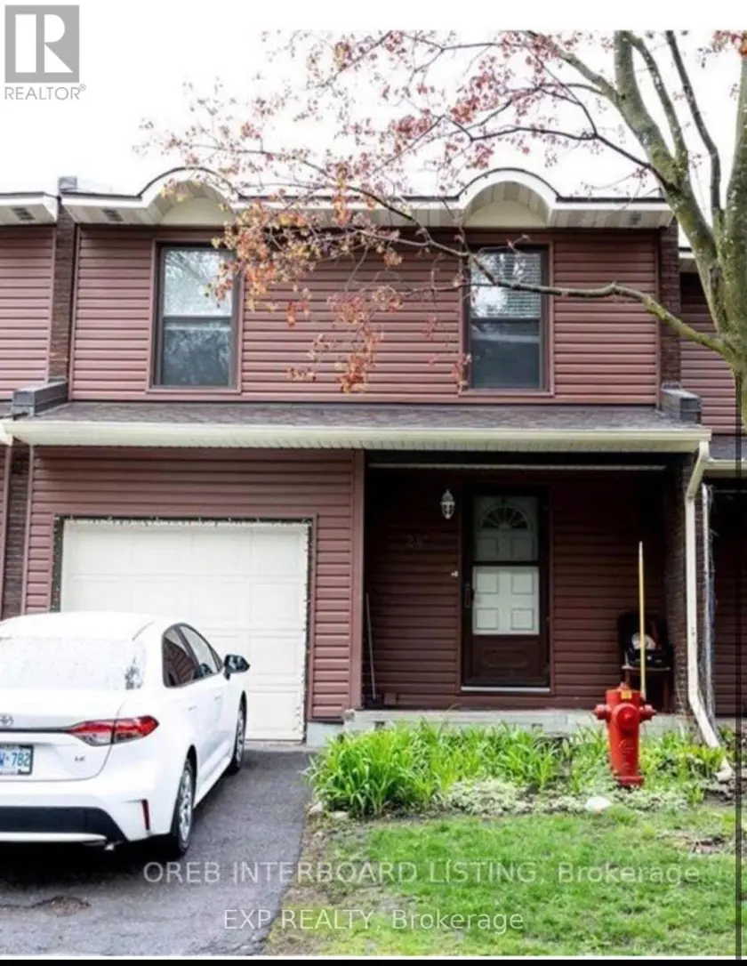 Townhouse at C - 24 ARNOLD DRIVE, Ottawa