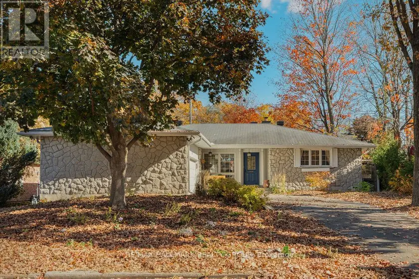 Detached at 275 CROCUS AVENUE, Ottawa