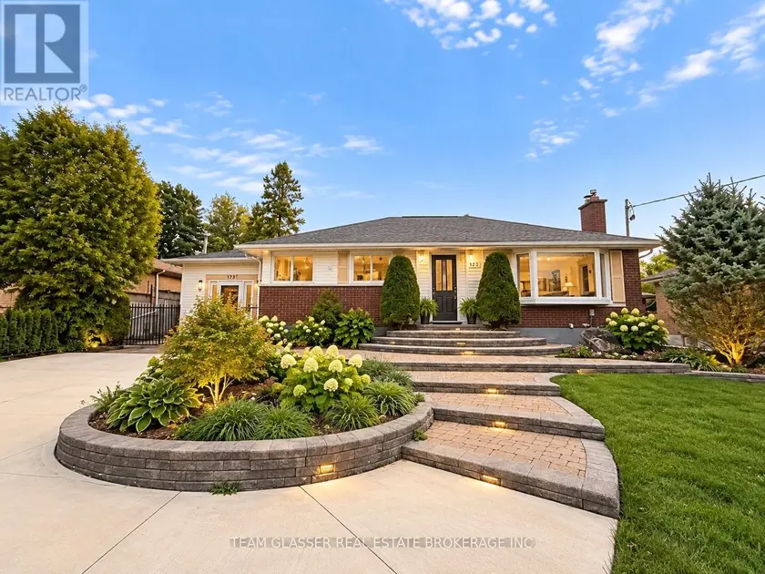 Detached at 2 - 173 BASE LINE ROAD W, London South