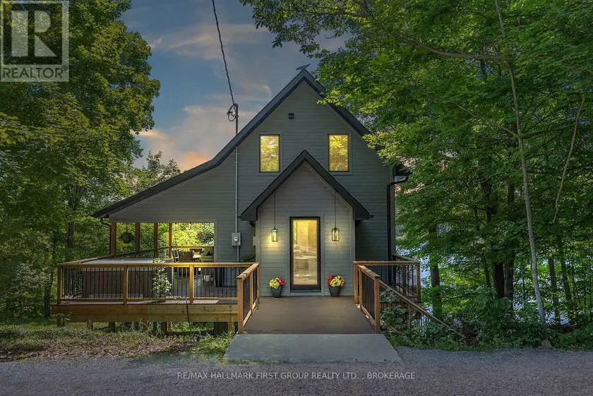 Detached at 1005 MACDONALD LANE, Frontenac