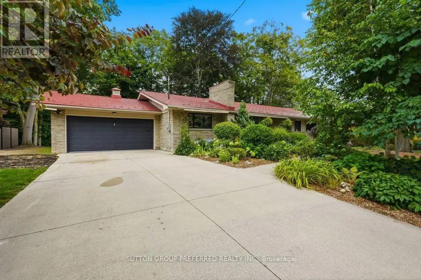 Detached at 7 METAMORA CRESCENT, London North