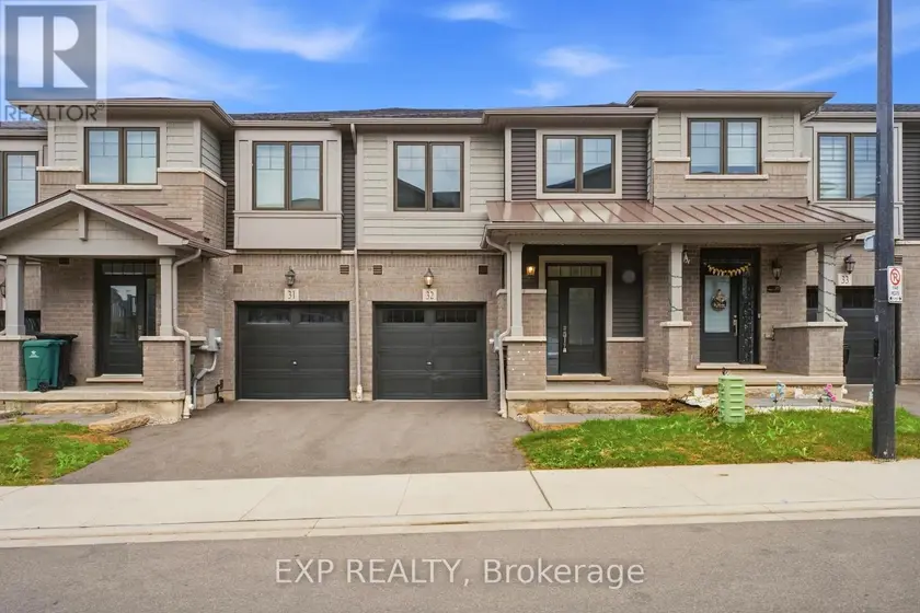 Townhouse at 32 - 10 BIRMINGHAM DRIVE, Cambridge