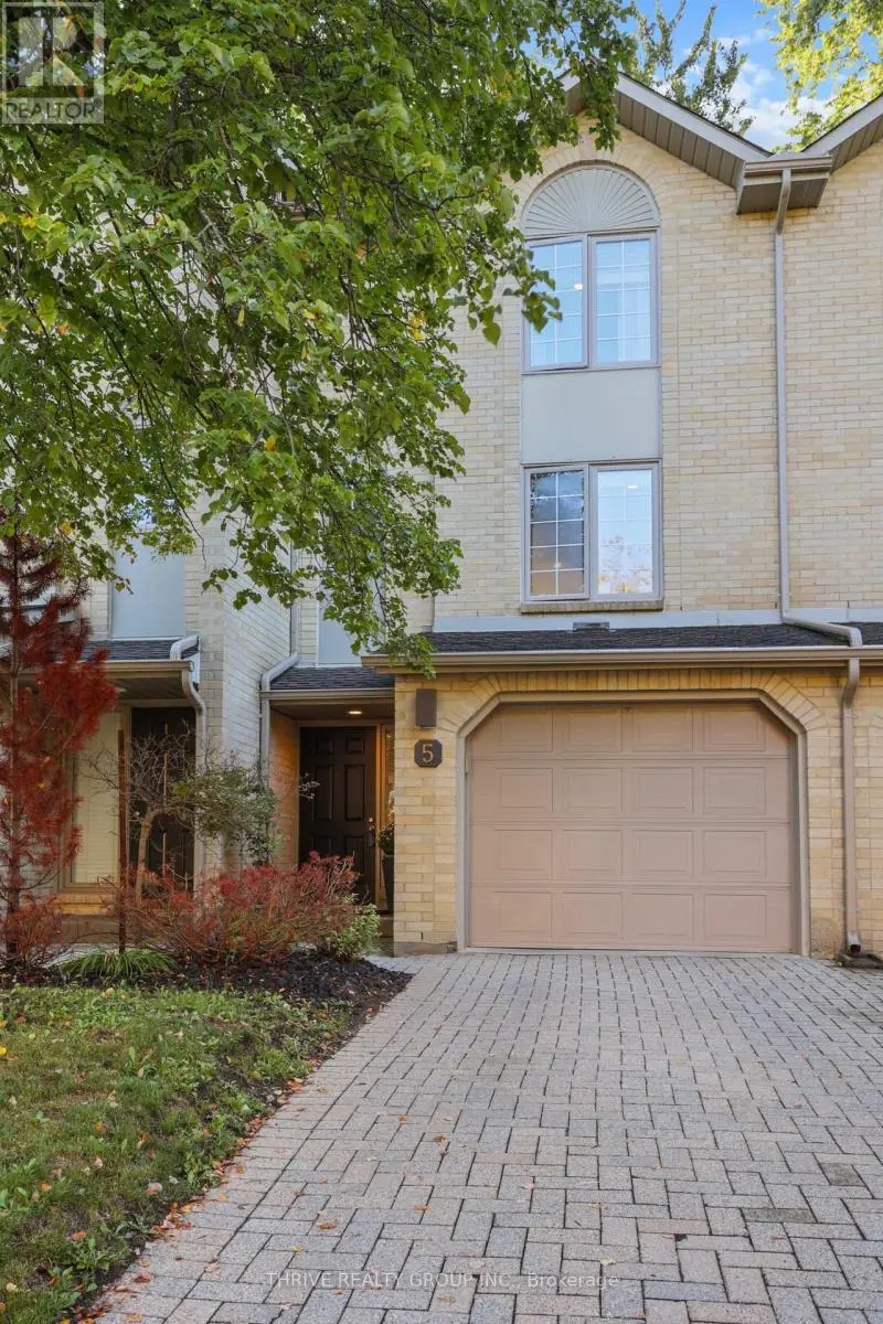 Townhouse at 5 - 1399 COMMISSIONERS ROAD W, London South