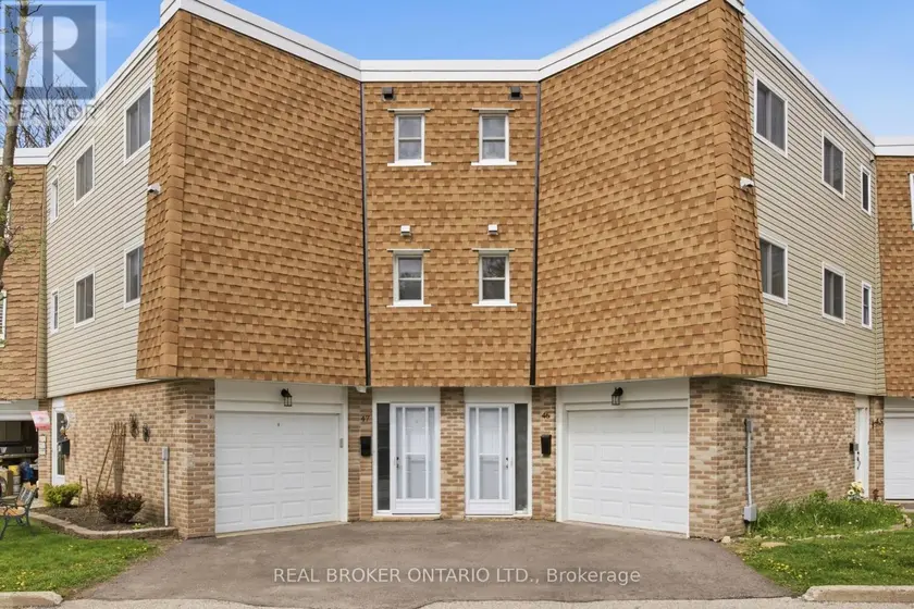Townhouse at 46 - 60 ELMSDALE DRIVE, Kitchener