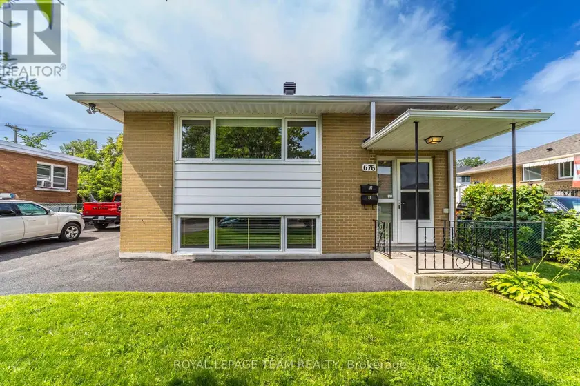 Multiplex at 1 - 676 BORTHWICK AVENUE, Ottawa