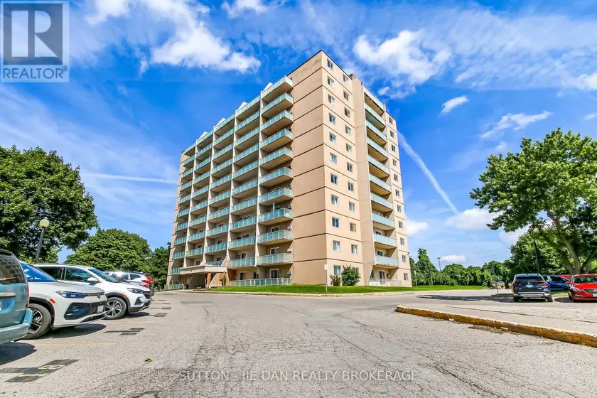 Apartment at 605 - 583 MORNINGTON AVENUE, London East