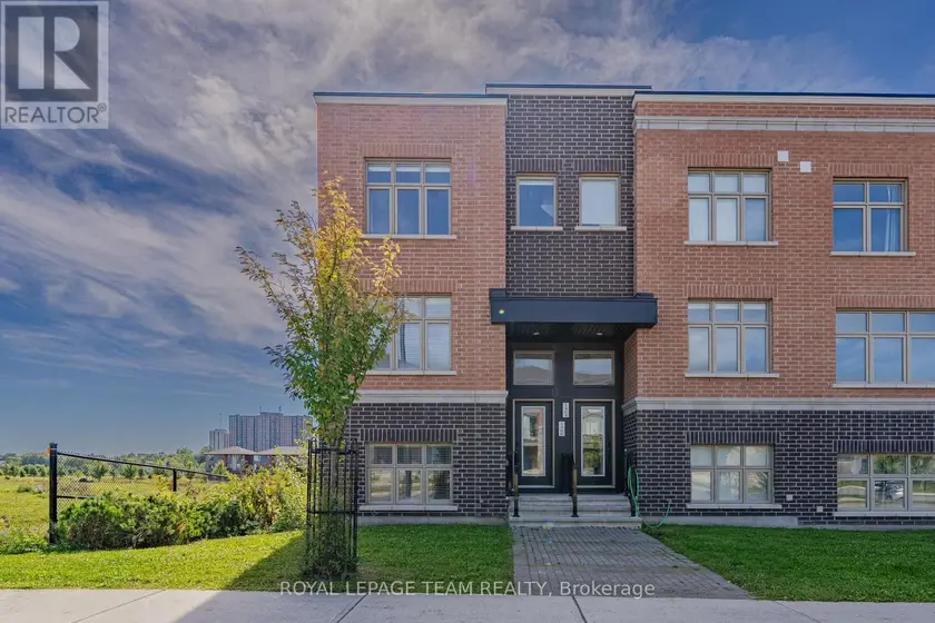 Townhouse at 1466 HEMLOCK ROAD, Ottawa