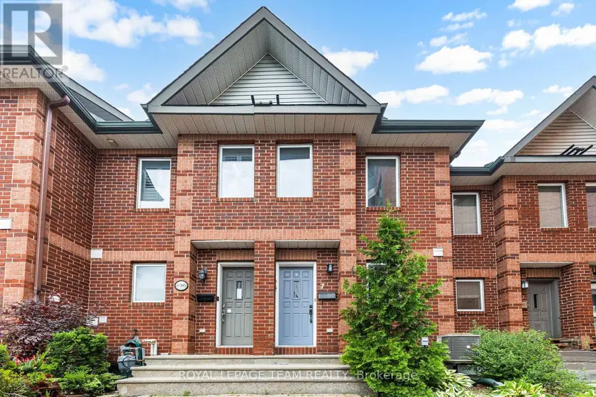Townhouse at 7 - 395 BELL STREET S, Ottawa