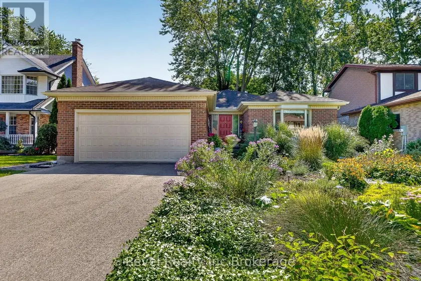 Detached at 830 BERKSHIRE DRIVE, Woodstock